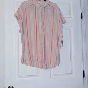 Terry &Sky button down blouse
Size:16-18
Color: tan, whiter, peach,pink